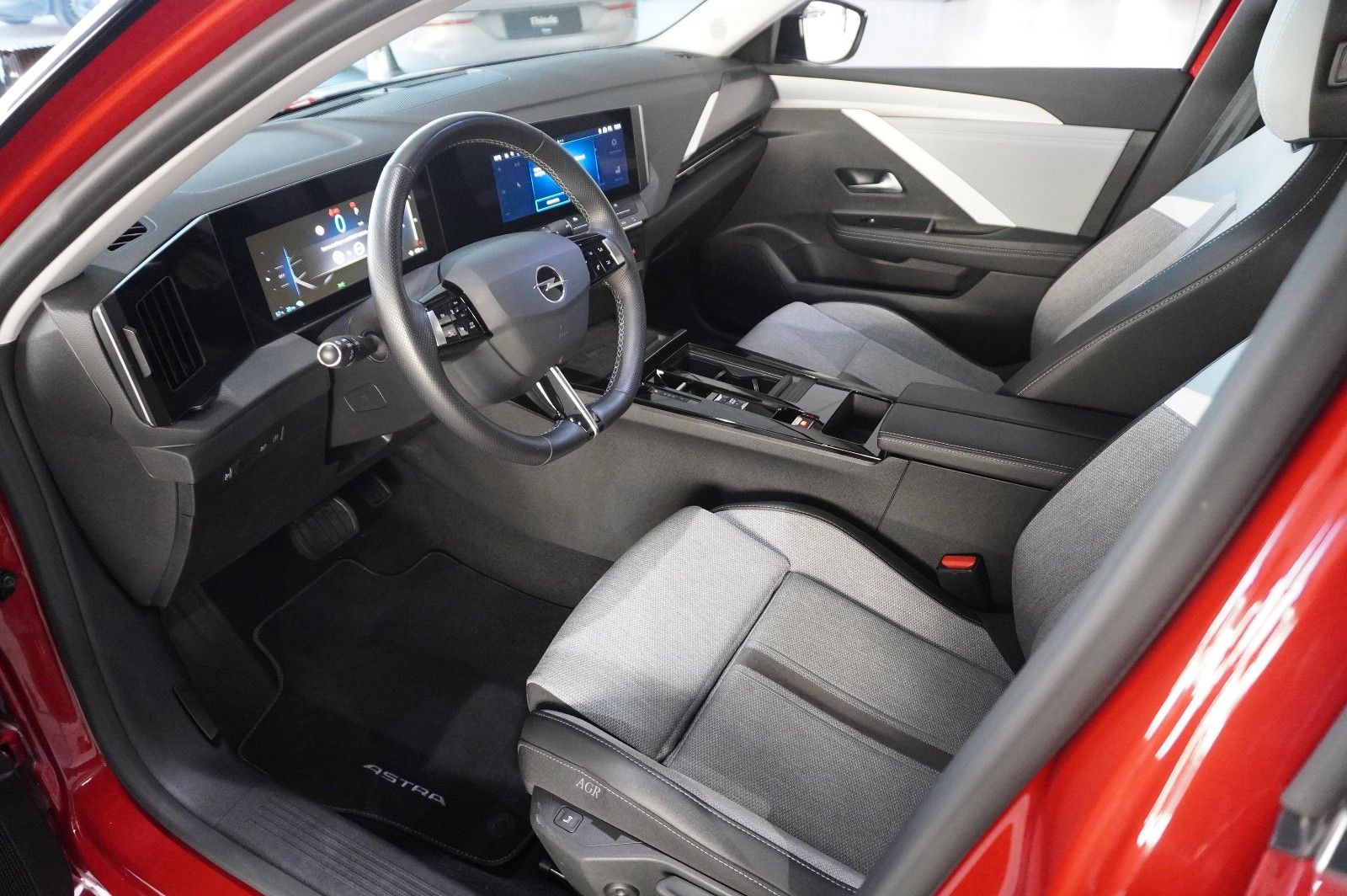 Fahrzeugabbildung Opel Astra L Lim. 1.6 HYBRID ELEGANCE NAVI/KAMERA/AHK