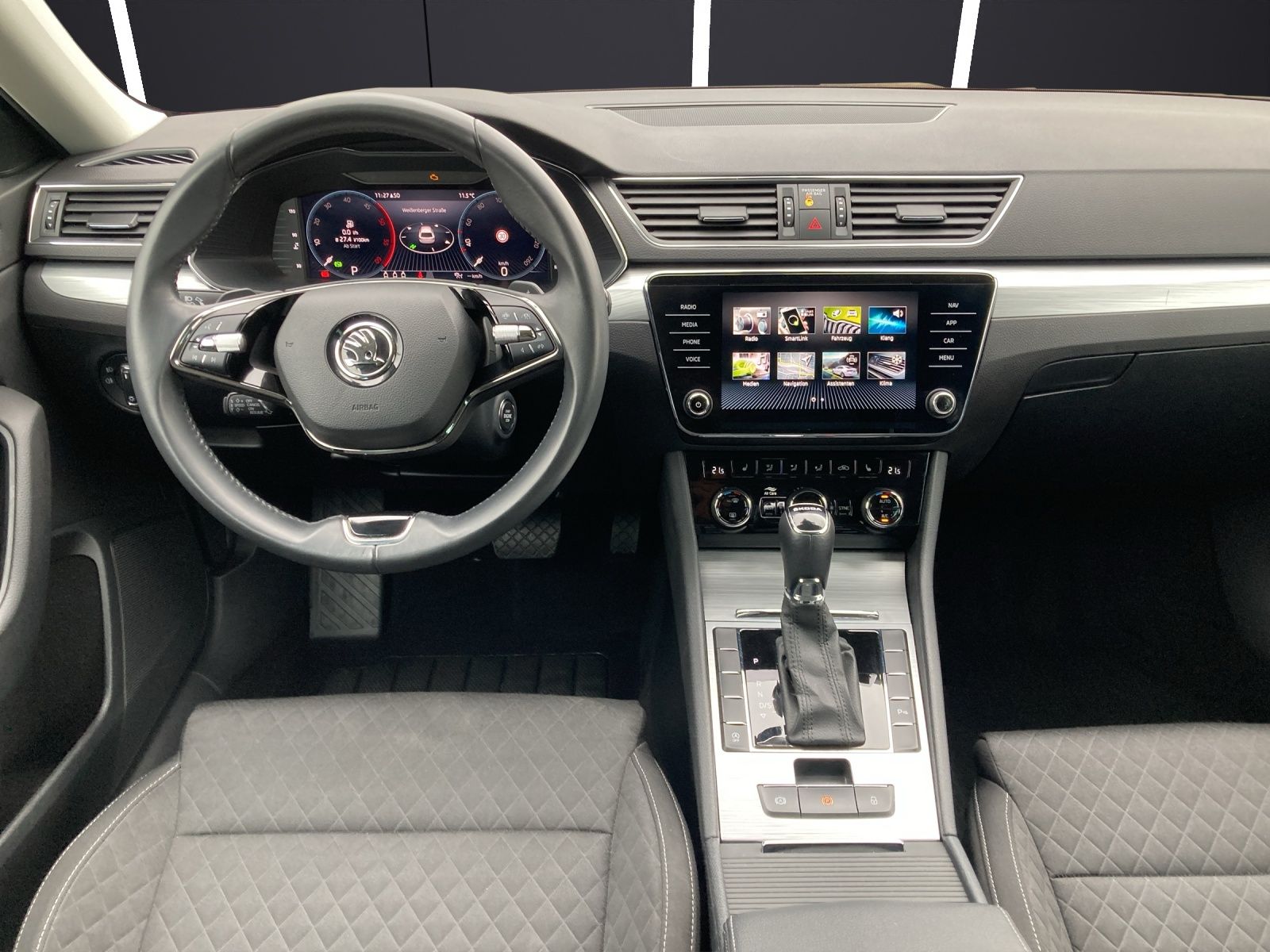 Fahrzeugabbildung SKODA Superb Combi TDI Ambition DSG LED Navi AID ACC R