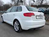 Audi A3 Sportback 1.6 TDI Ambition*NAVI*TEMPO*SHZ*TEL - Audi A3 aus 2011: Ambition