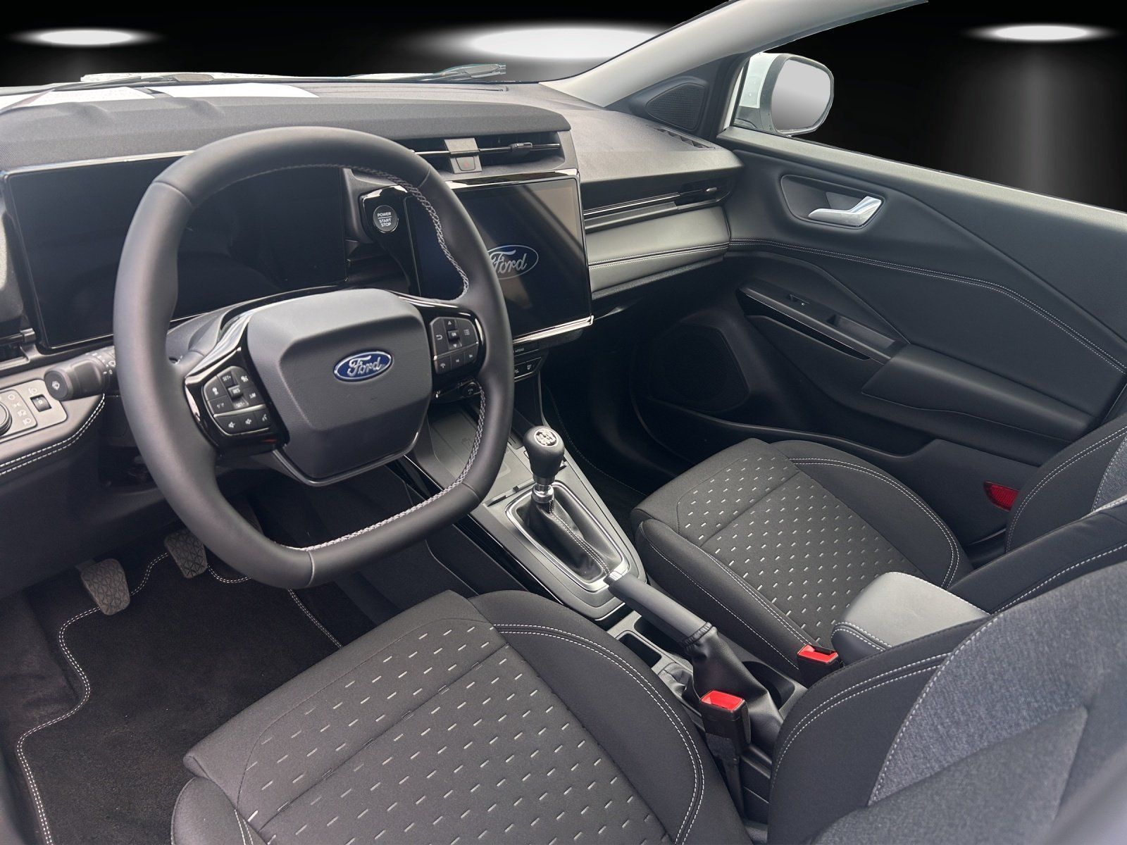 Fahrzeugabbildung Ford Puma 1,0 Ecoboost Titanium