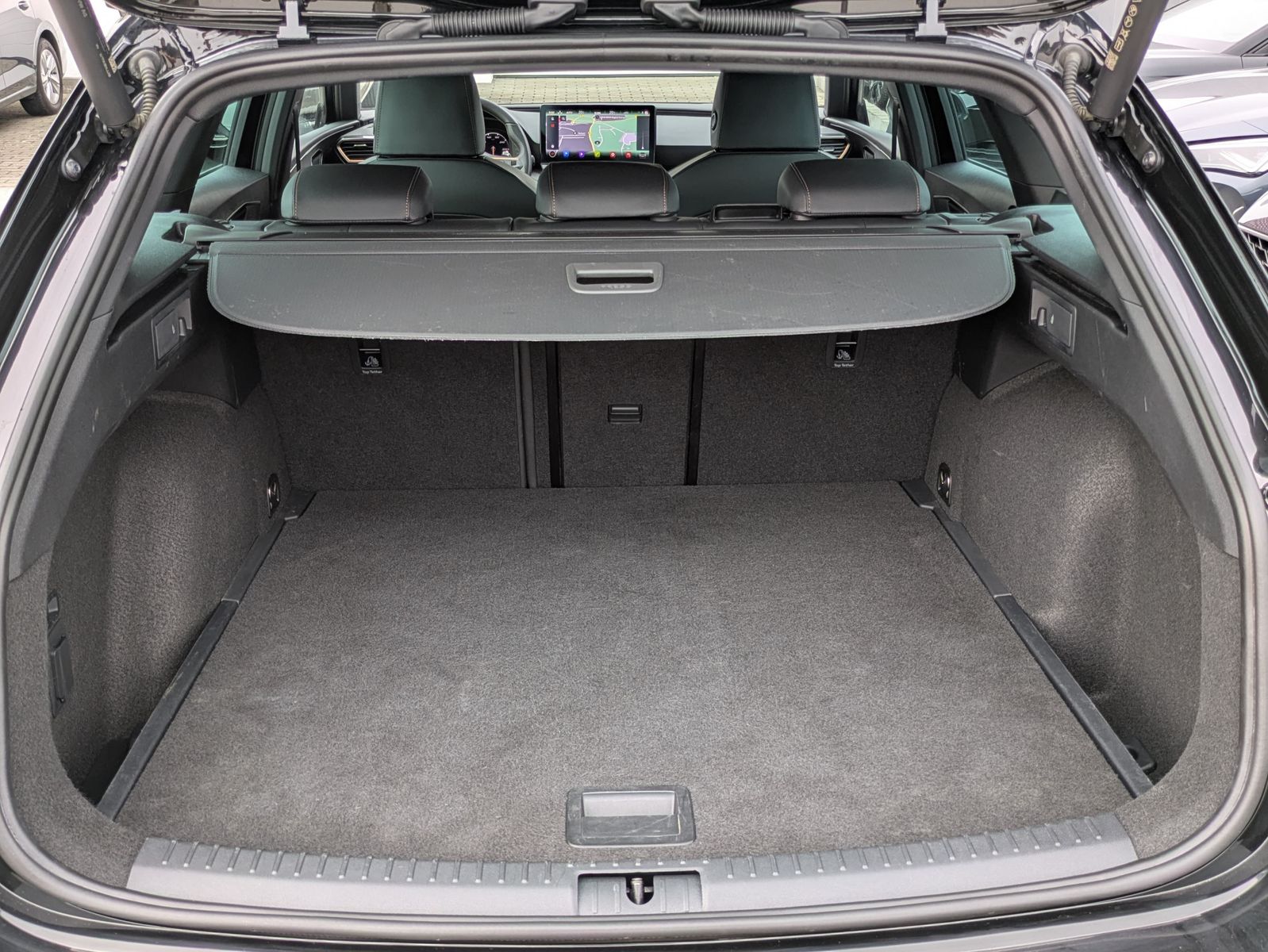 Fahrzeugabbildung CUPRA Leon 1.5 eTSI DSG MATRIX-LED*ACC*AHK*KAMERA*18"