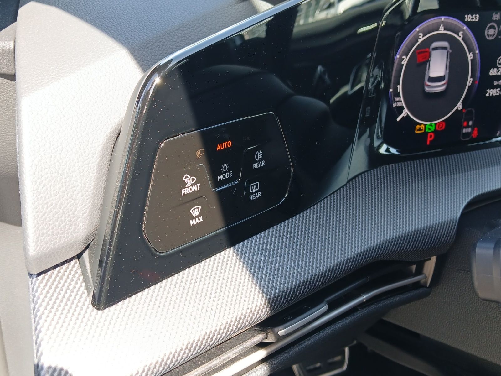 Fahrzeugabbildung Volkswagen Golf VIII TSI R-Line DSG LED AHK Navi HUD ACC RF
