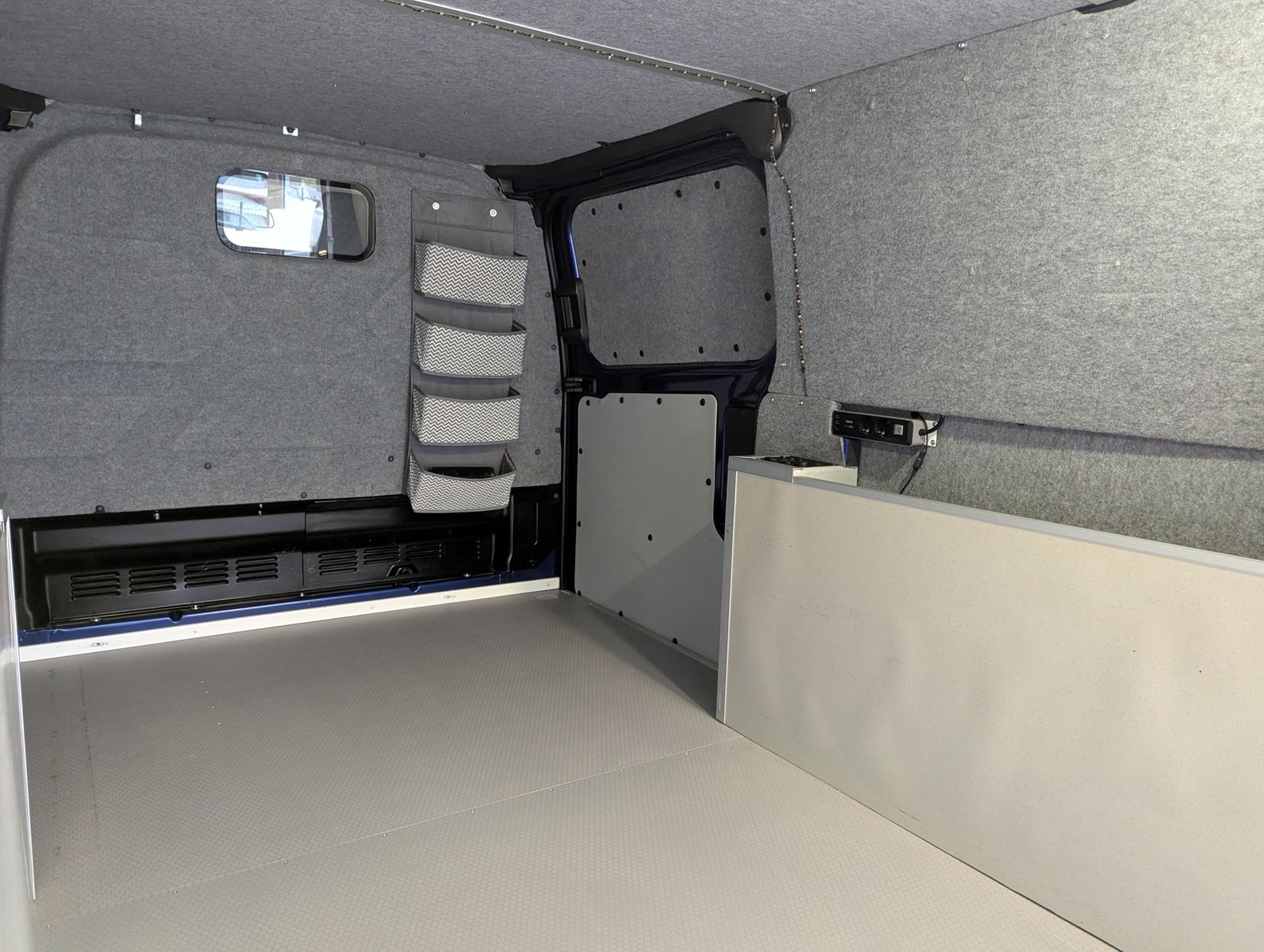FORD Transit Custom 290 Sport Camper-Umbau Klima AHK - Image 21