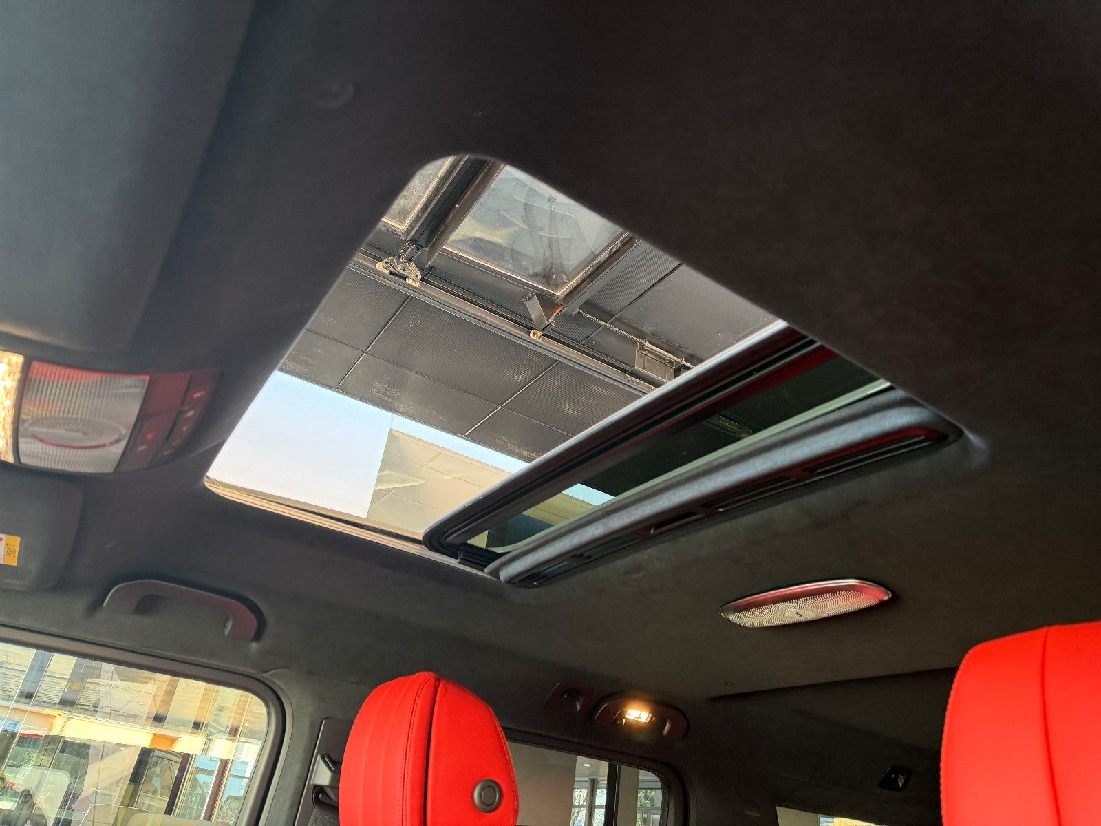 Fahrzeugabbildung Mercedes-Benz G 63 AMG/ A22/ FOND-TV/CARBON/RED/SUPERIOR/UNI