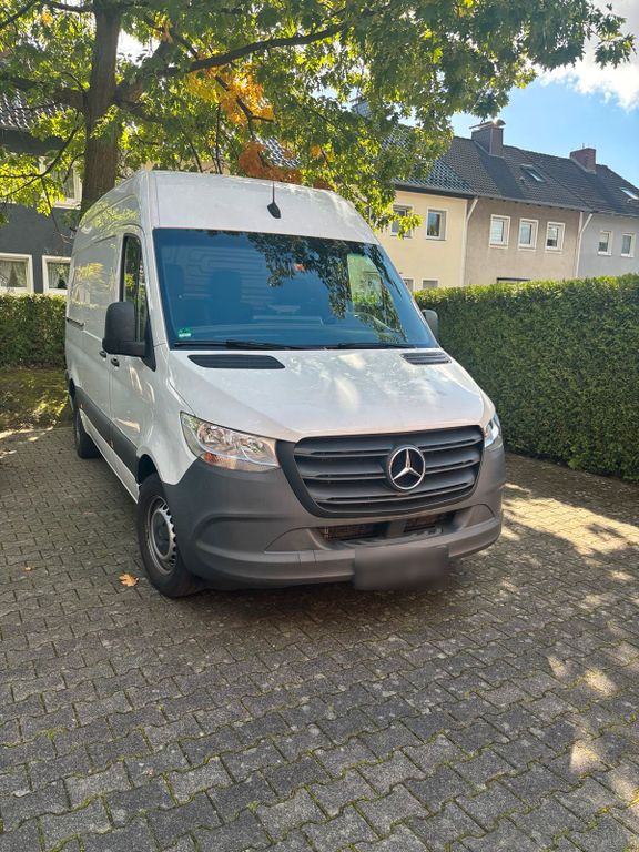 Image of Mercedes-Benz Sprinter