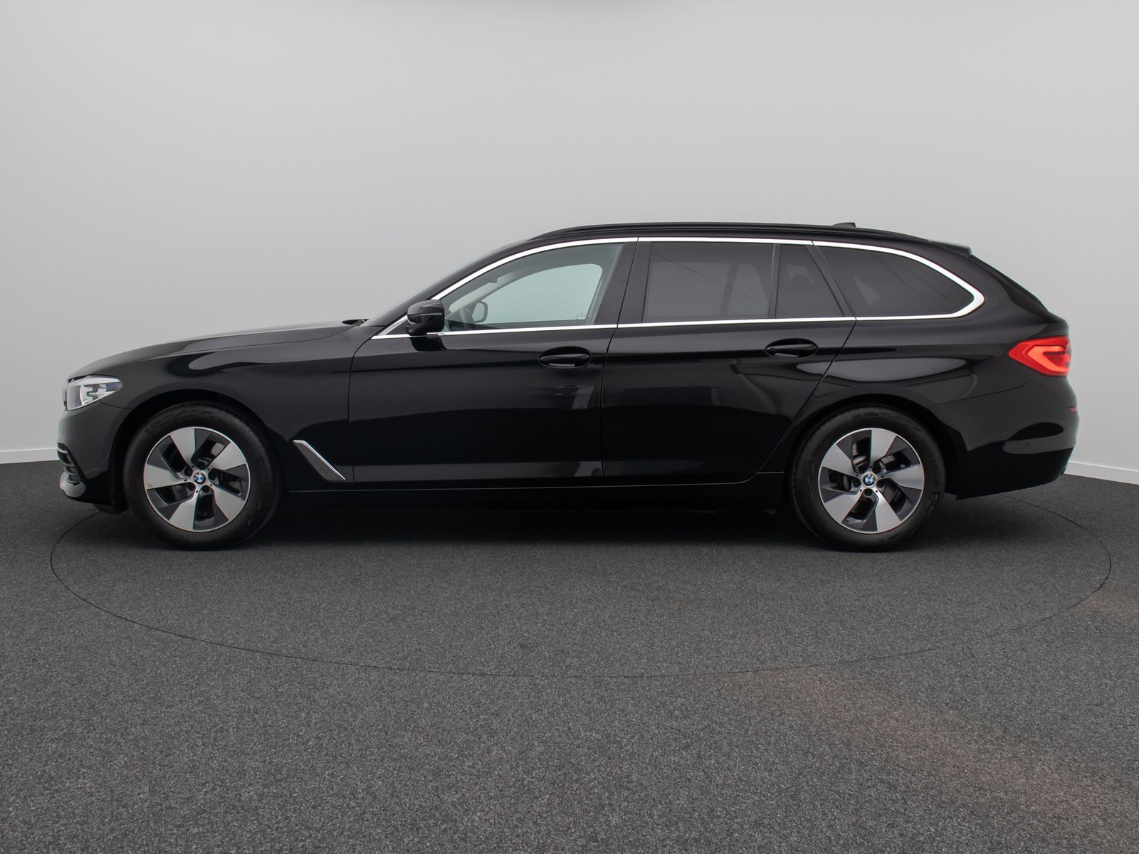 Fahrzeugabbildung BMW 520i Alarm Kamera CockpitPlus ParkAs Geschwindig