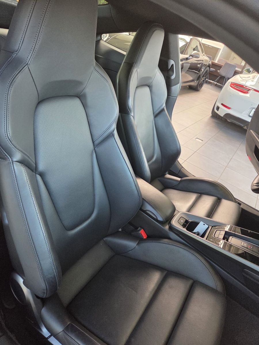 Fahrzeugabbildung Porsche 911 Carrera 4S Sport Design VollAusst.