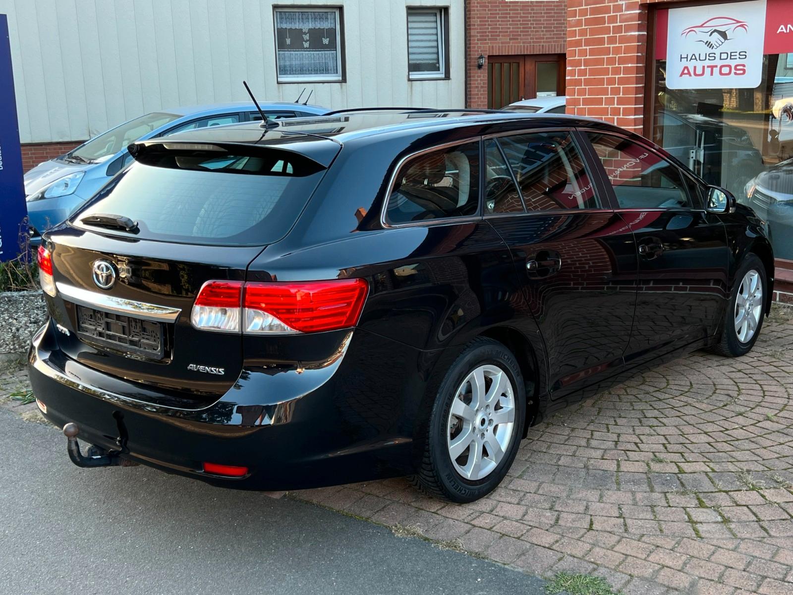 Toyota Avensis 2012 — photo 9