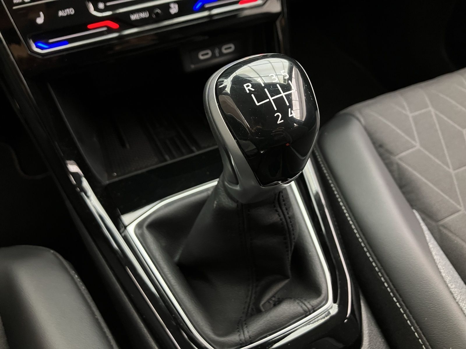 Volkswagen T-Cross - Bild 11