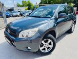 Toyota Rav4*2.0-VVT-i 4x4 Sol Vollleder Sitzheizung Kli - Toyota RAV 4 Gebrauchtwagen in Hamburg