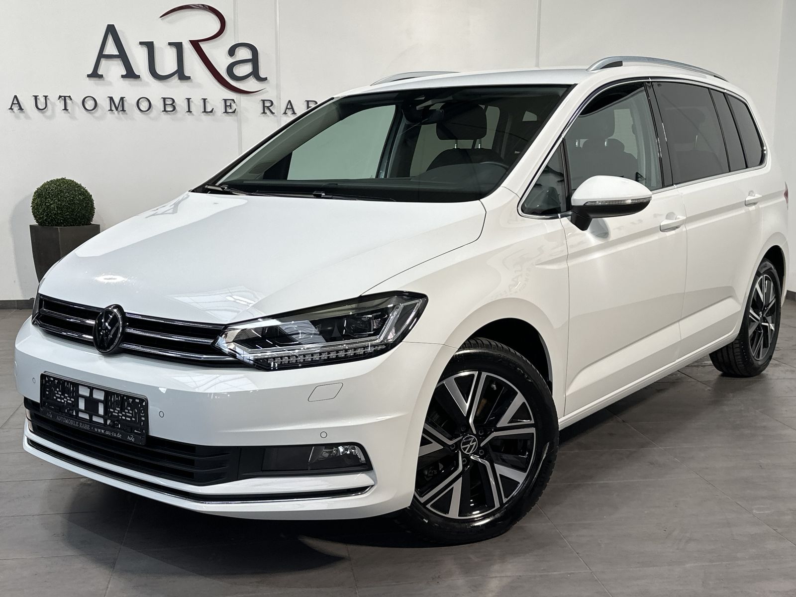 Fahrzeugabbildung Volkswagen Touran 1.5 TSI Highline+NAV+LED+ACC+AHK+KAMERA