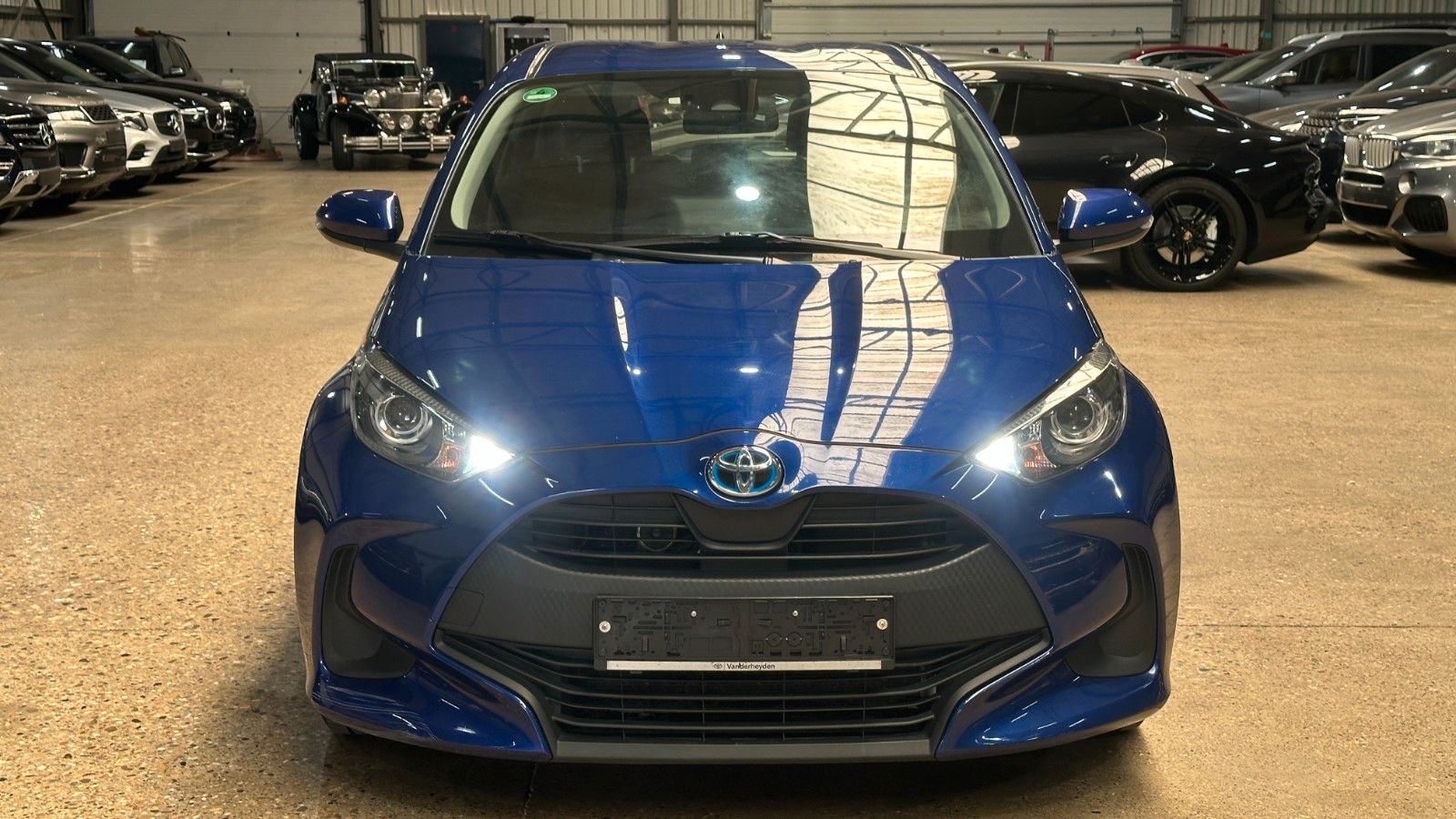 Toyota Yaris Hybrid Club imagem 2