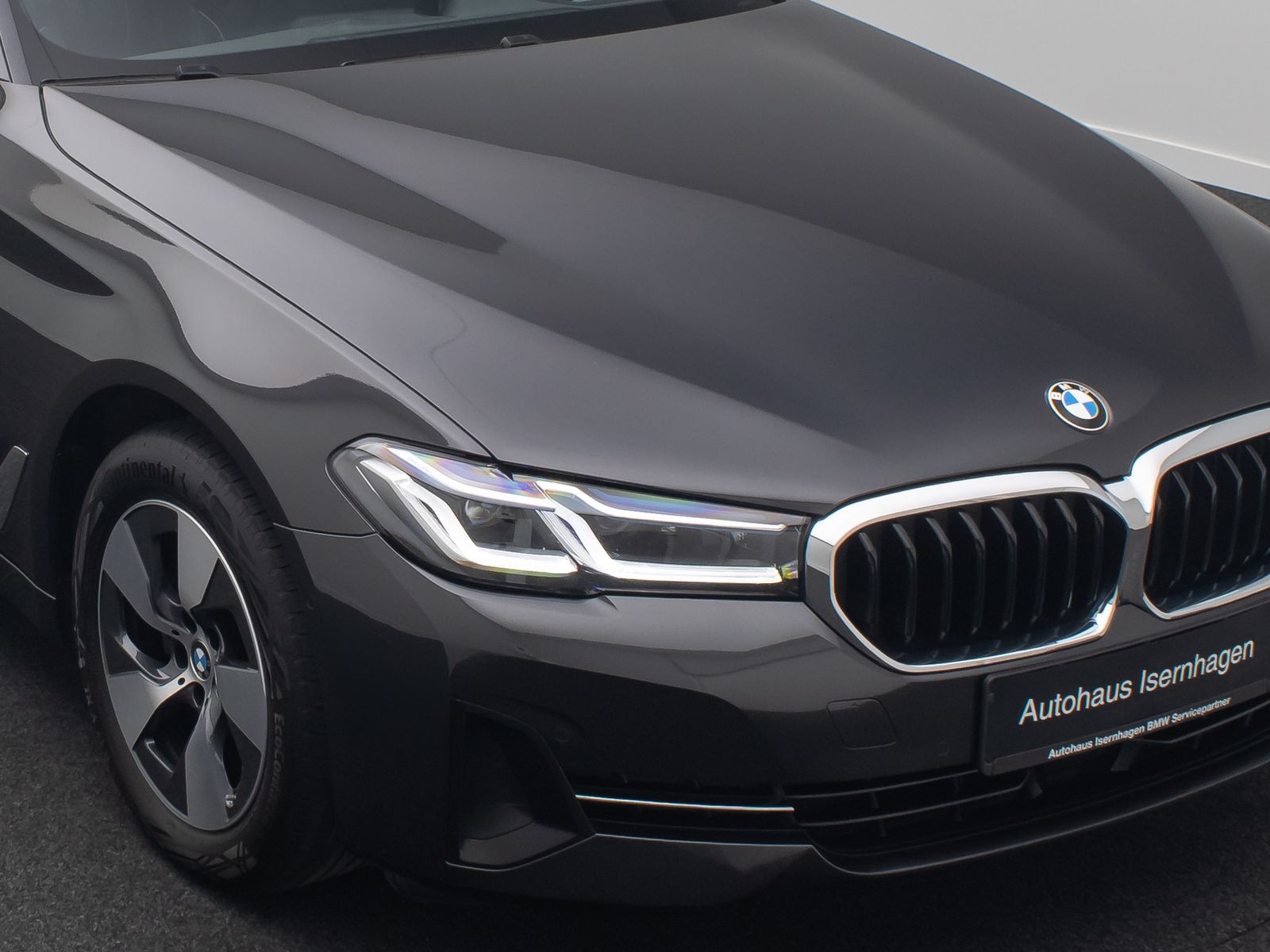 Fahrzeugabbildung BMW 520d xD  Kamera Laser HUD DAB AHK Komfort Alarm