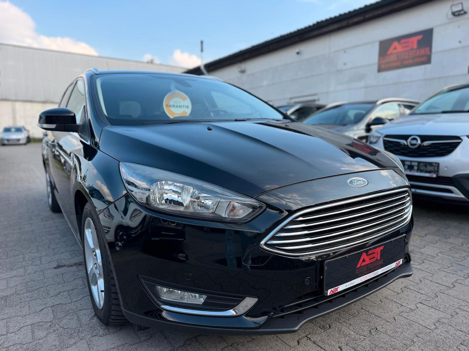 Ford Focus 1.5 Titanium, TÜV NEU,Navi,SZH,PDC,1.Hand