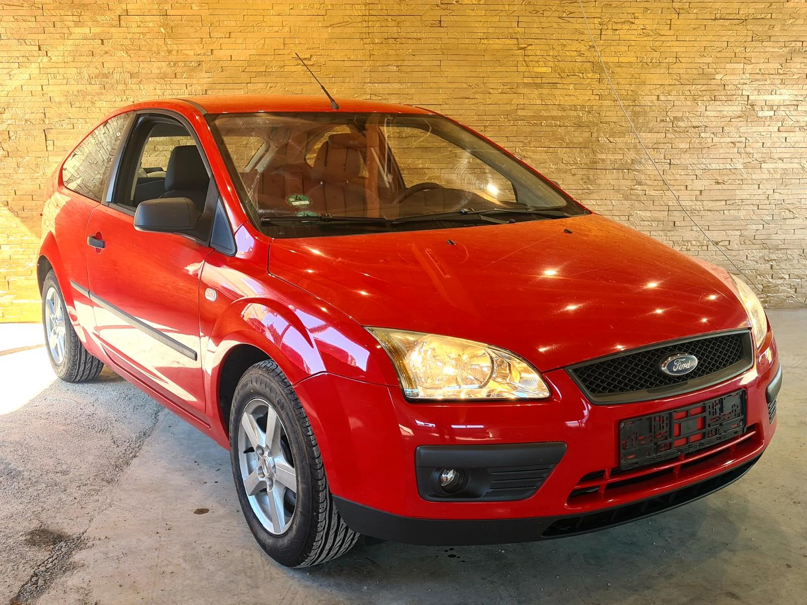 Ford Focus Lim. 1,4 Klima GARANTIE Tüv & Service NEU