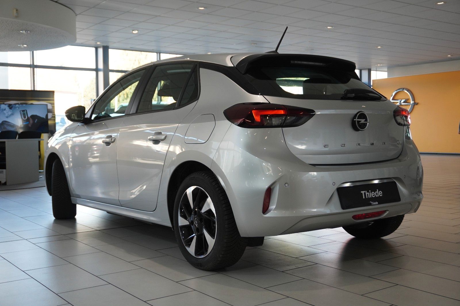 Fahrzeugabbildung Opel Corsa-e "FACELIFT" 3-PHASIG EDIT. NAVI/LED/DAB+