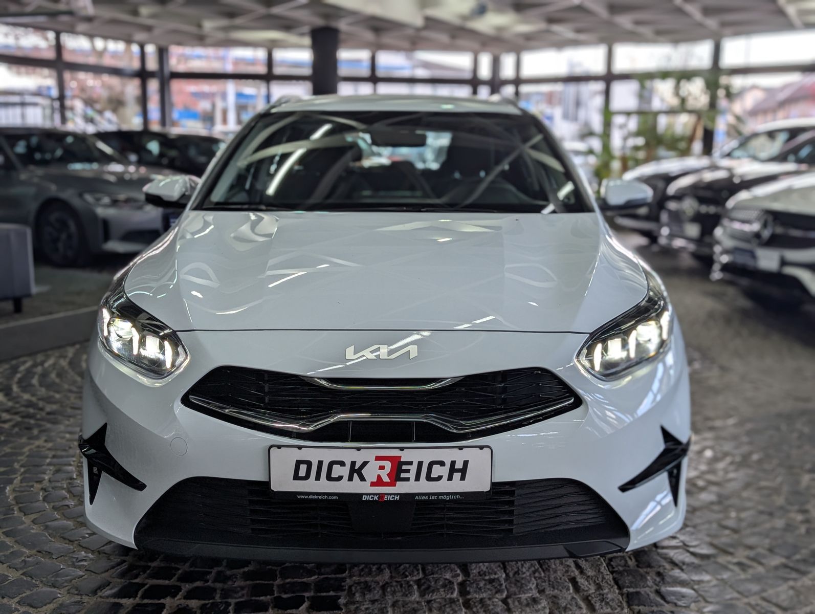 Fahrzeugabbildung Kia cee'd Sportswagon 1.5 Spirit SCC JBL KAM 7J Gar.