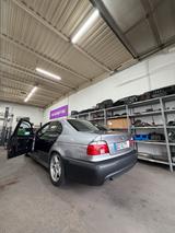 BMW E39 528i Indivitual Doppelverglasung - BMW 528 aus 1996: 528i