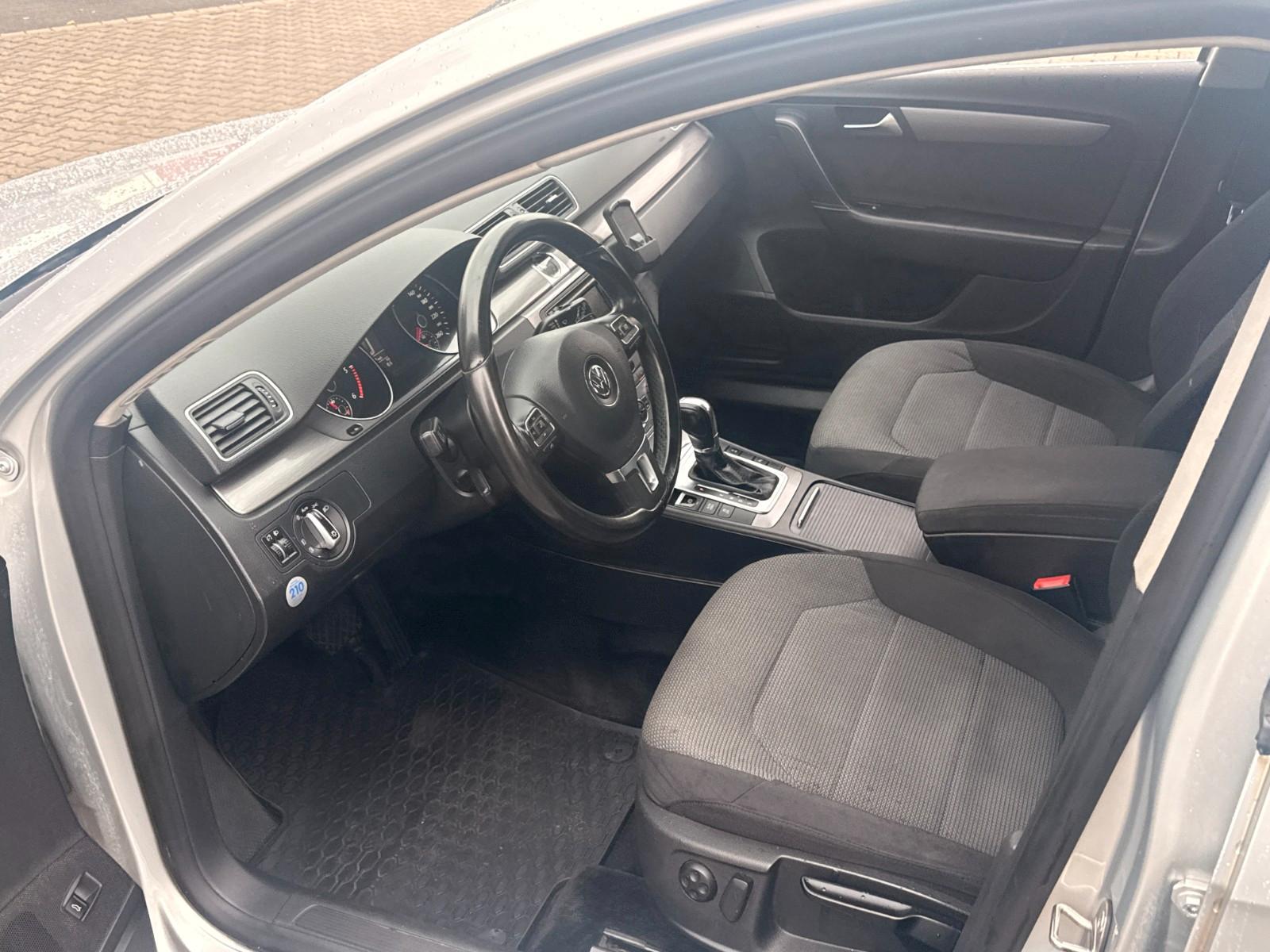 Volkswagen Passat 2012 — photo 34