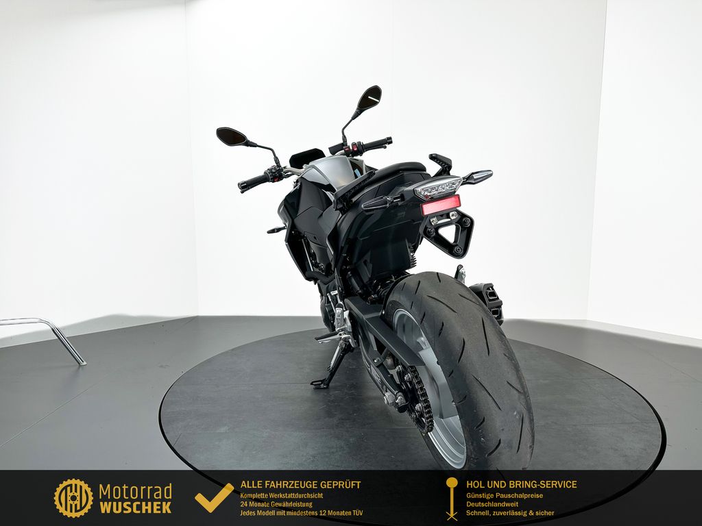 Fahrzeugabbildung BMW F900 R A2