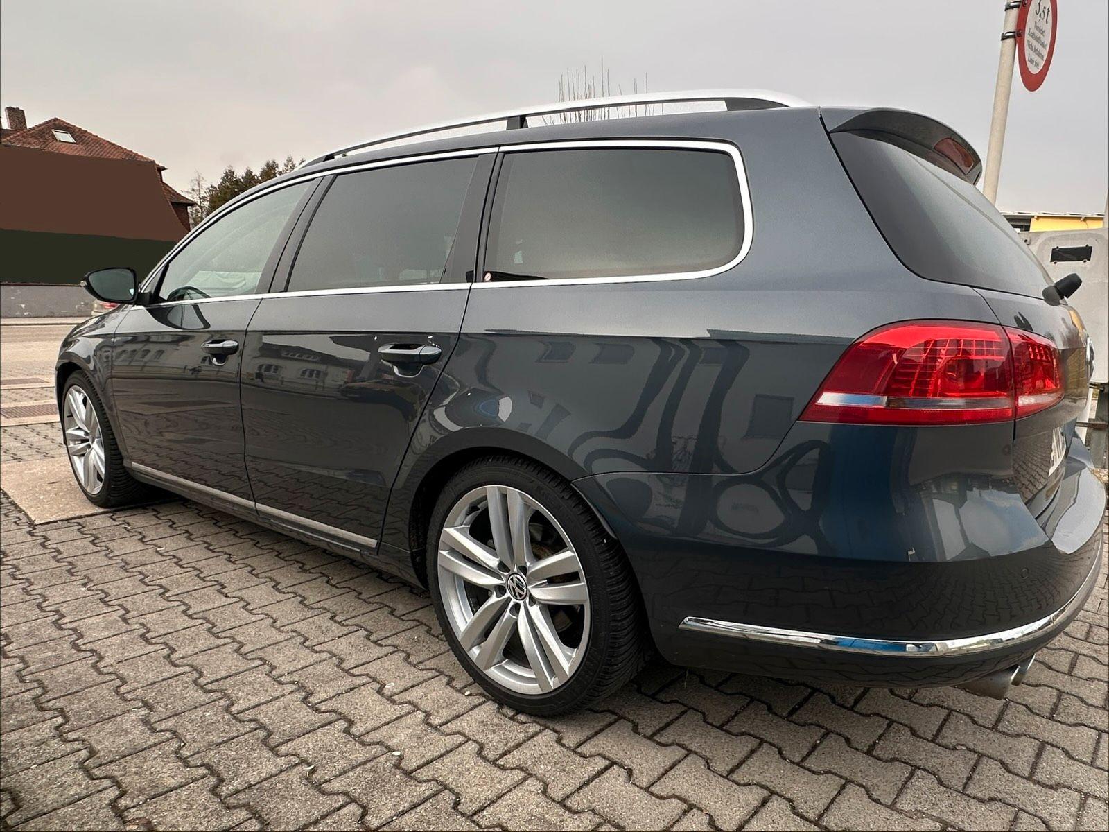Volkswagen Passat 2011 — салон