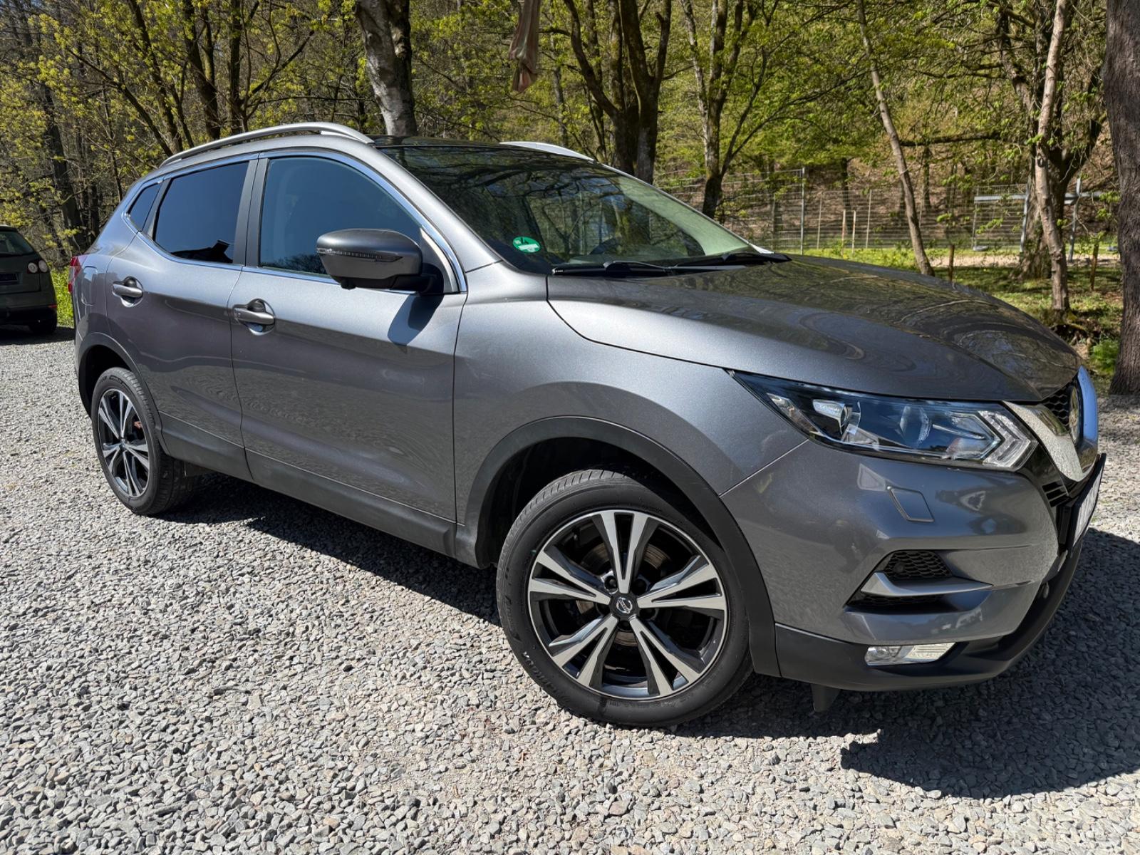 Nissan Qashqai N-Connecta Navi Kamera Panoram.