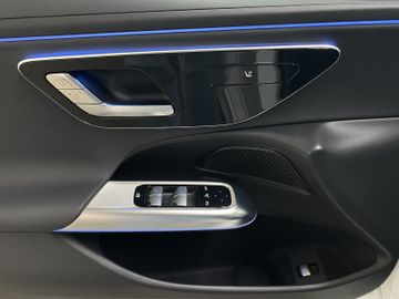 Mercedes E 200 - 11