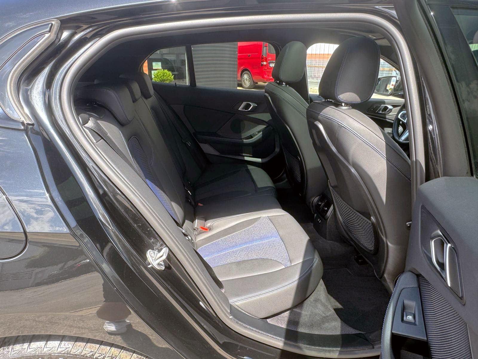 Fahrzeugabbildung BMW 118i Steptr. M-Sport LED PANO KAM SHZ CarPlay BT