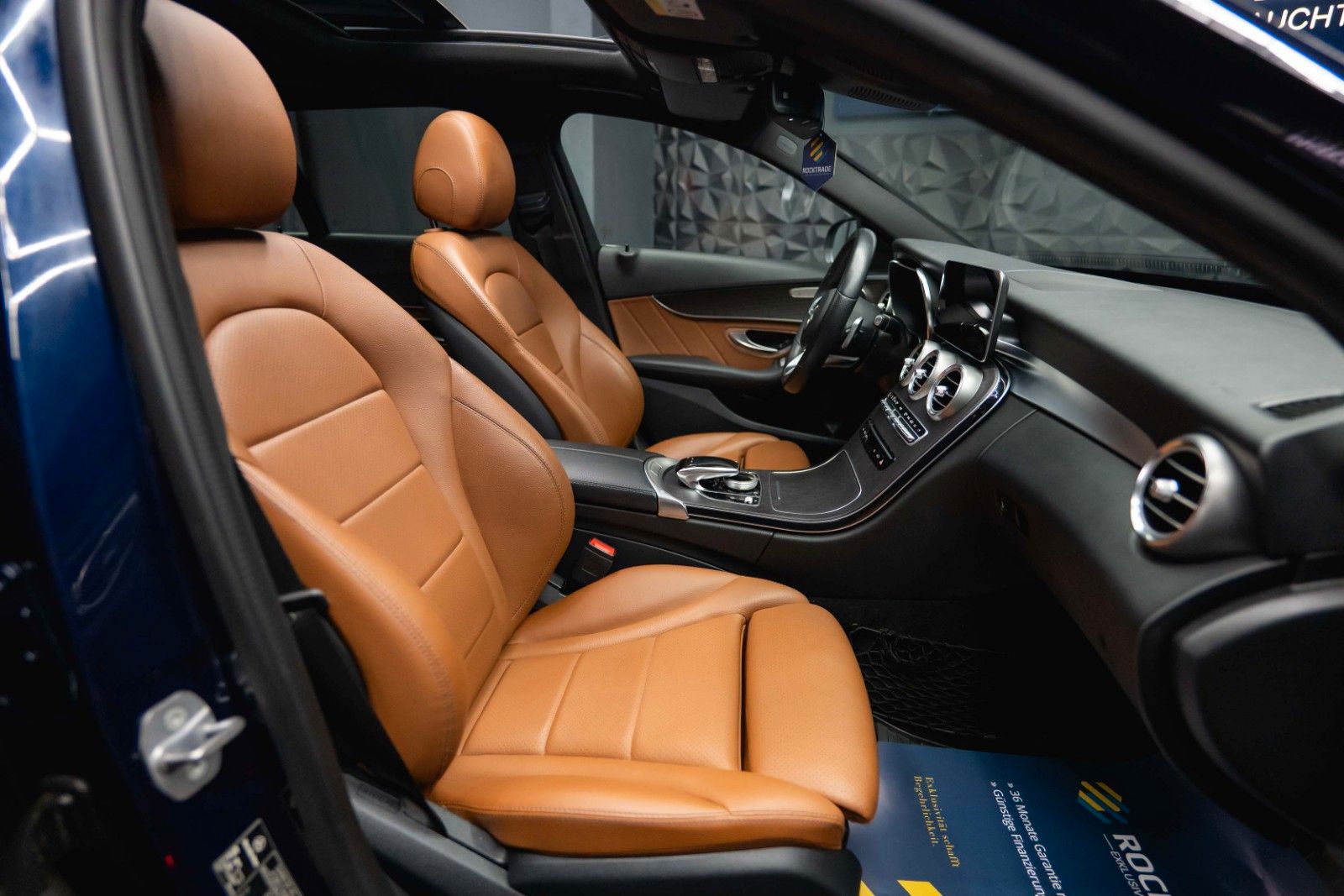 Fahrzeugabbildung Mercedes-Benz C 300 AMG | ACC | Pano | Mulitbeam | Widescreen
