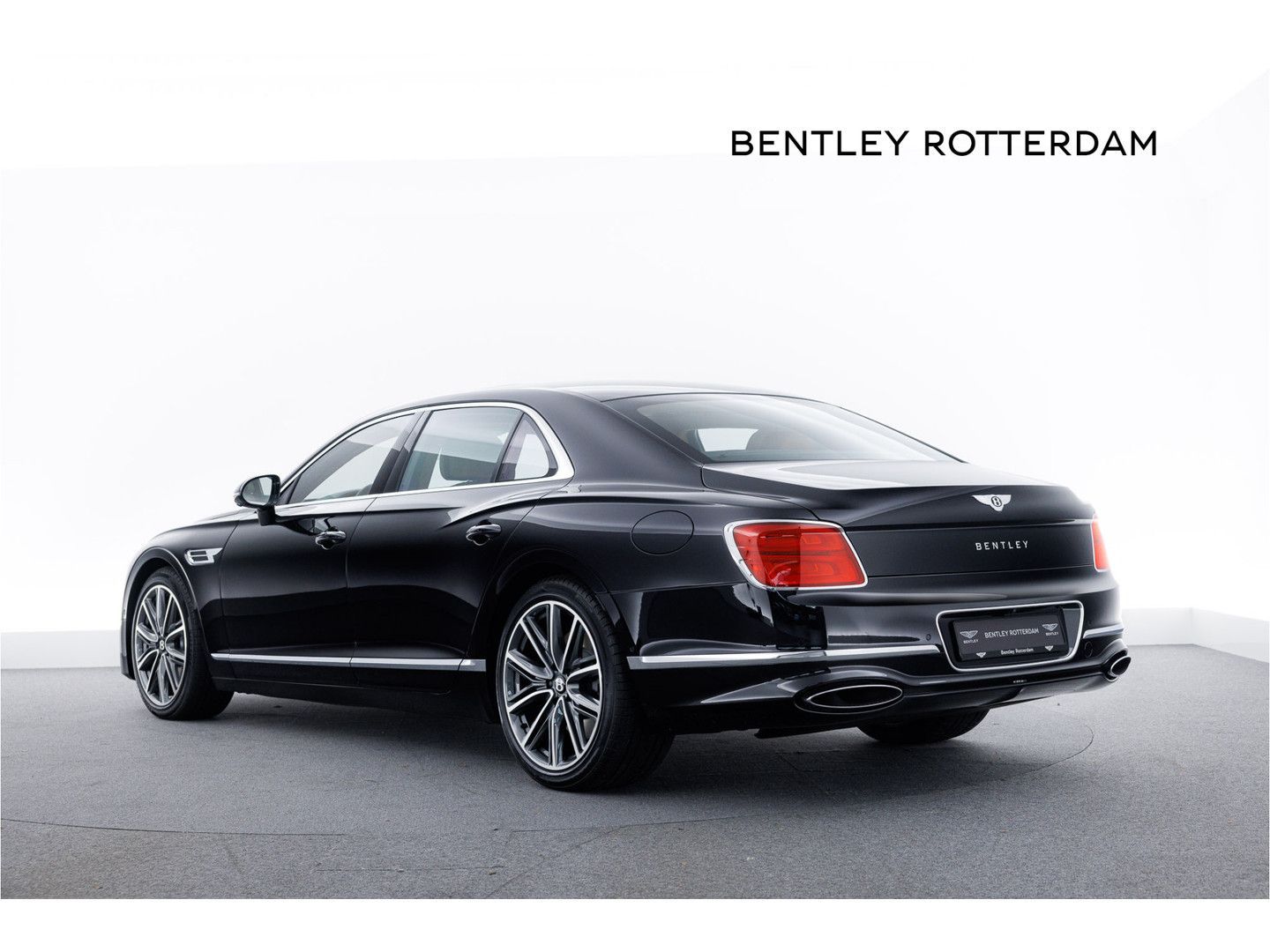 Bentley Flying Spur V8 Hybrid MY2026 imagem 3