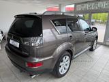 Mitsubishi Outlander Invite 2WD 1.HAND AHK SHZ TEMPO HU NEU - Mitsubishi Outlander: Invite
