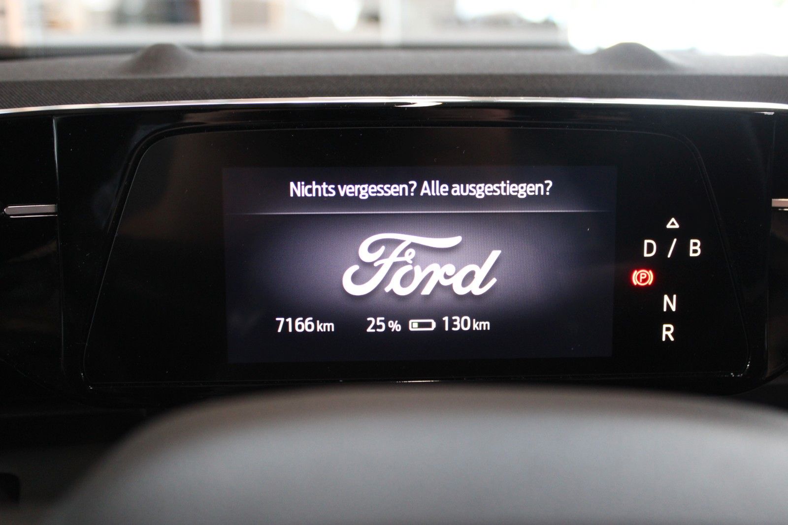 Fahrzeugabbildung Ford Capri Select RWD 77kWh Wärmepumpe 360° ACC HUD
