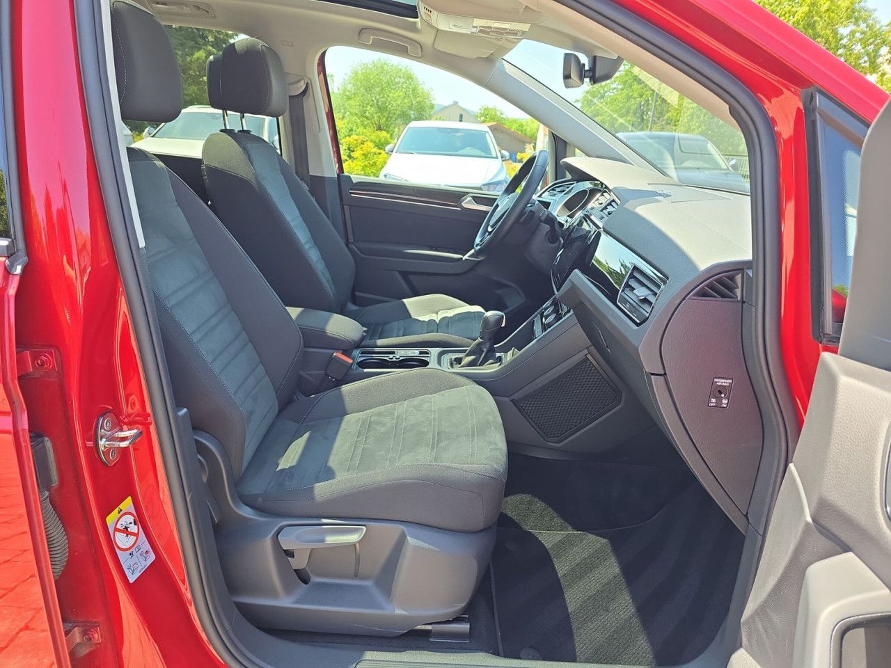 Fahrzeugabbildung Volkswagen Touran Comfortline 2.0 DT110 TDID7F, AHK, SD