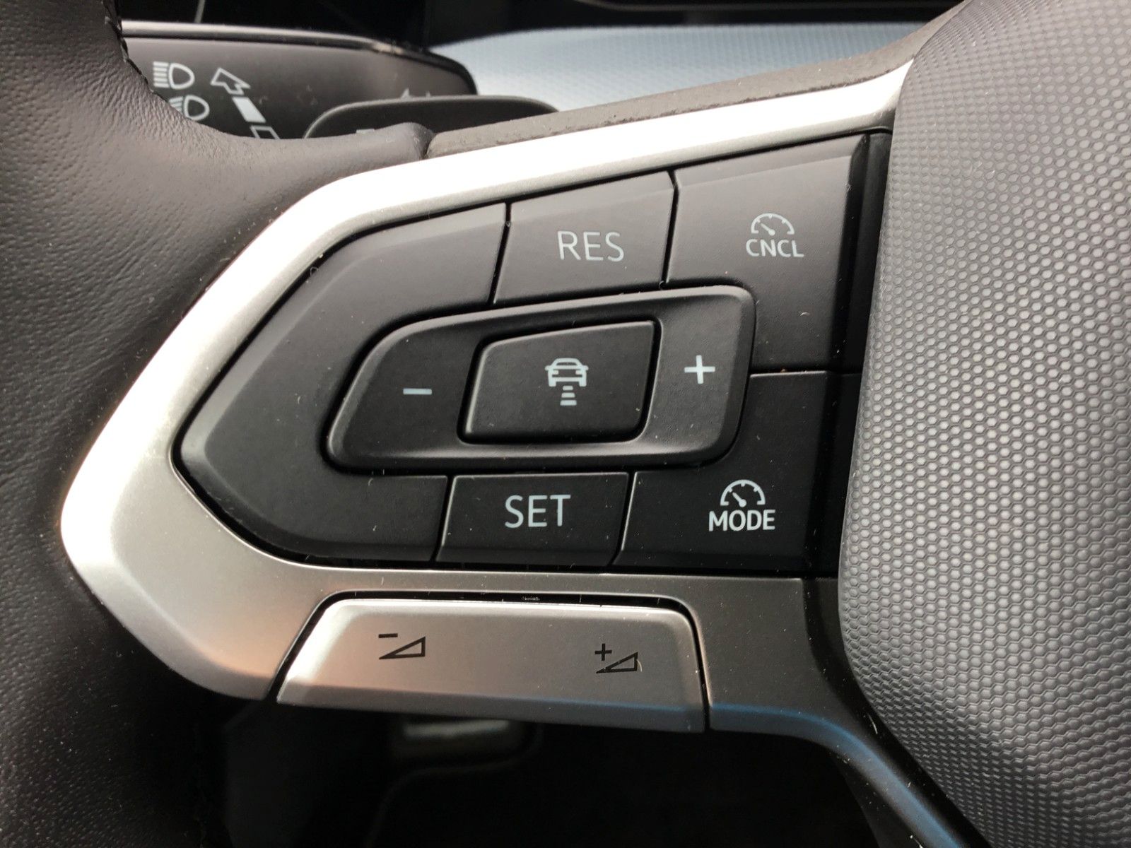 Fahrzeugabbildung Volkswagen Golf 1.5 eTSI DSG Goal+AHK+LED+Kamera+AppConnect