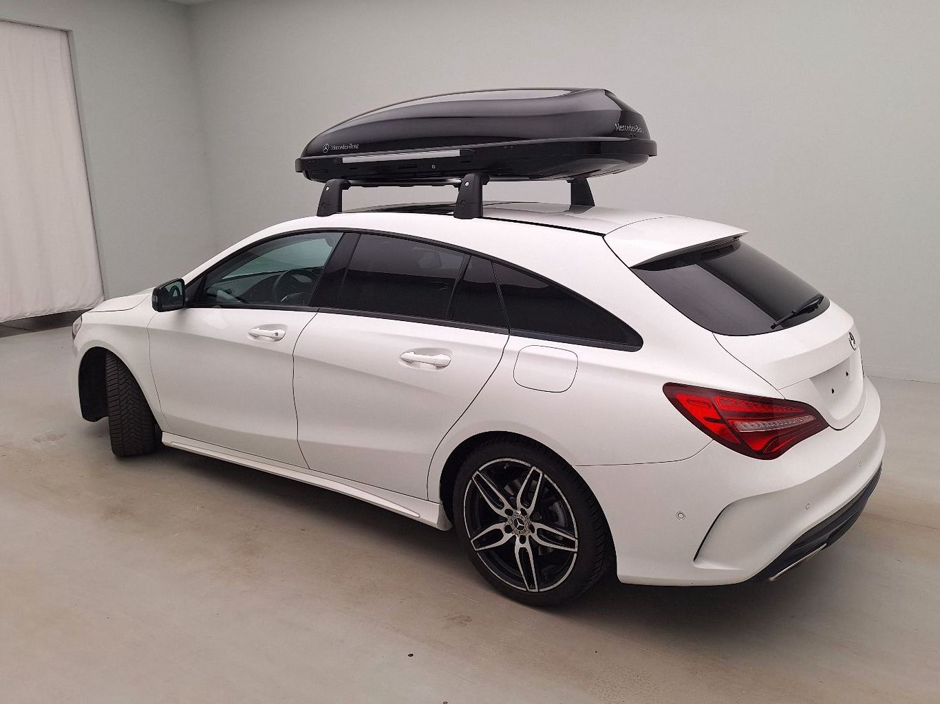 Fahrzeugabbildung Mercedes-Benz CLA 180 SB AMG-LINE/NAVI/LED/LEDER/PANO/SHZ
