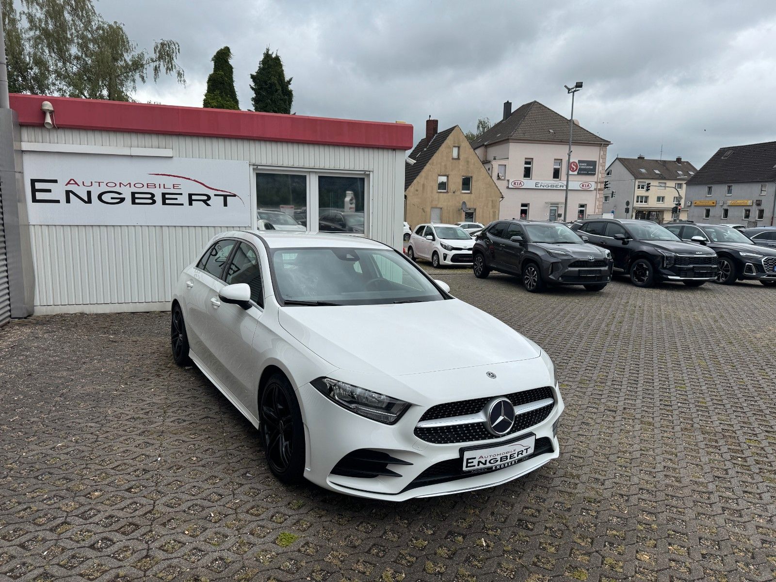 MERCEDES-BENZ A 180 1.4L AMG Line*NAVI*KAMERA*8FACH*