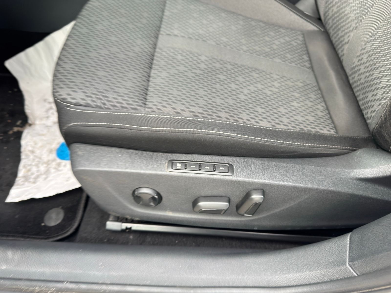 Fahrzeugabbildung SKODA Octavia Combi 2.0 TDI 6-Gang*LED*Head-Up*NAVI*Si