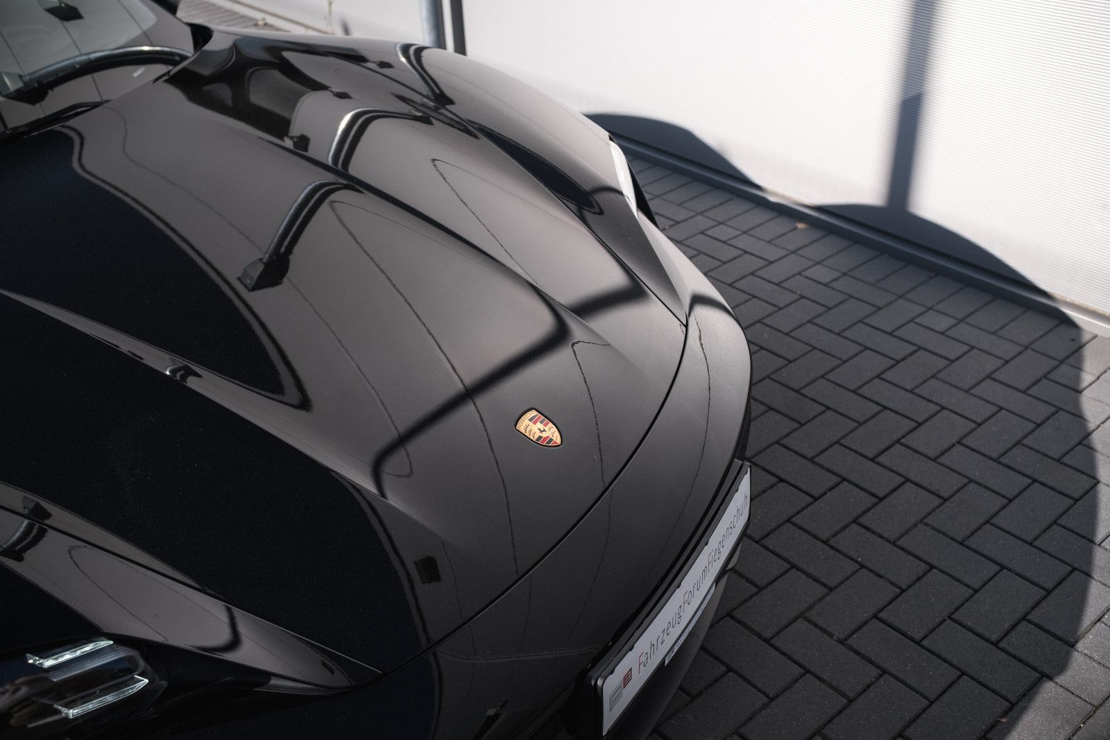 Fahrzeugabbildung Porsche Taycan Sport Turismo-Pano-PerformBatt.-WP-PASM