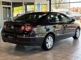 Volkswagen Passat Lim. 2.0 FSI Highline · PDC · 80 Tkm· - Volkswagen Passat aus 2005: Highline