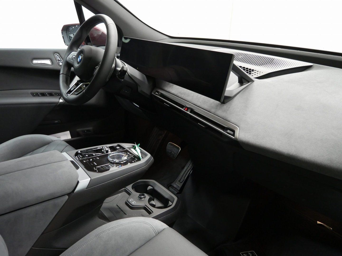 Fahrzeugabbildung BMW iX xDrive60 |M Sportpaket| B&W| Sitzbelüftung vo