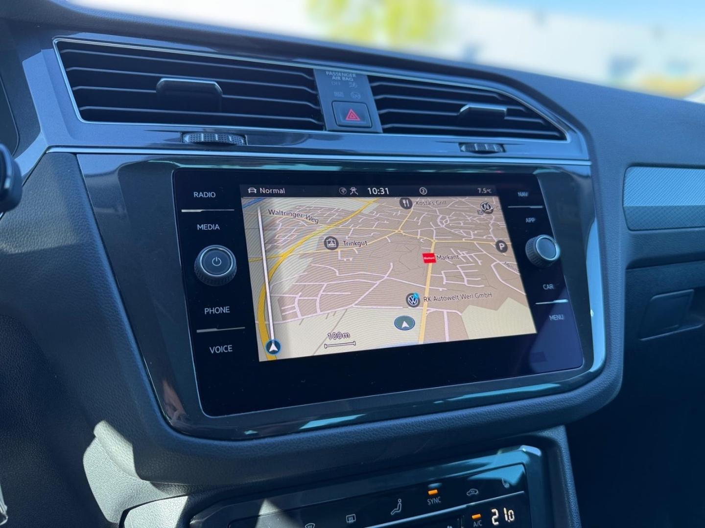 Volkswagen Tiguan Active 1.5 TSI StandHZG AHK-klappbar Navi, миниатюра 19