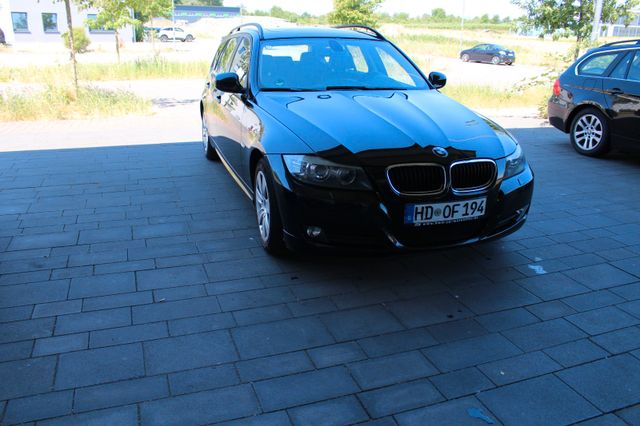 BMW 318i Aut Touring NAVI XENON