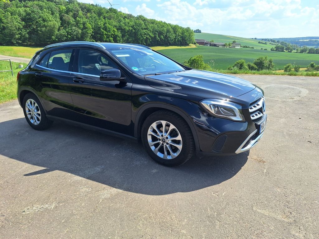Image of Mercedes-Benz GLA 200