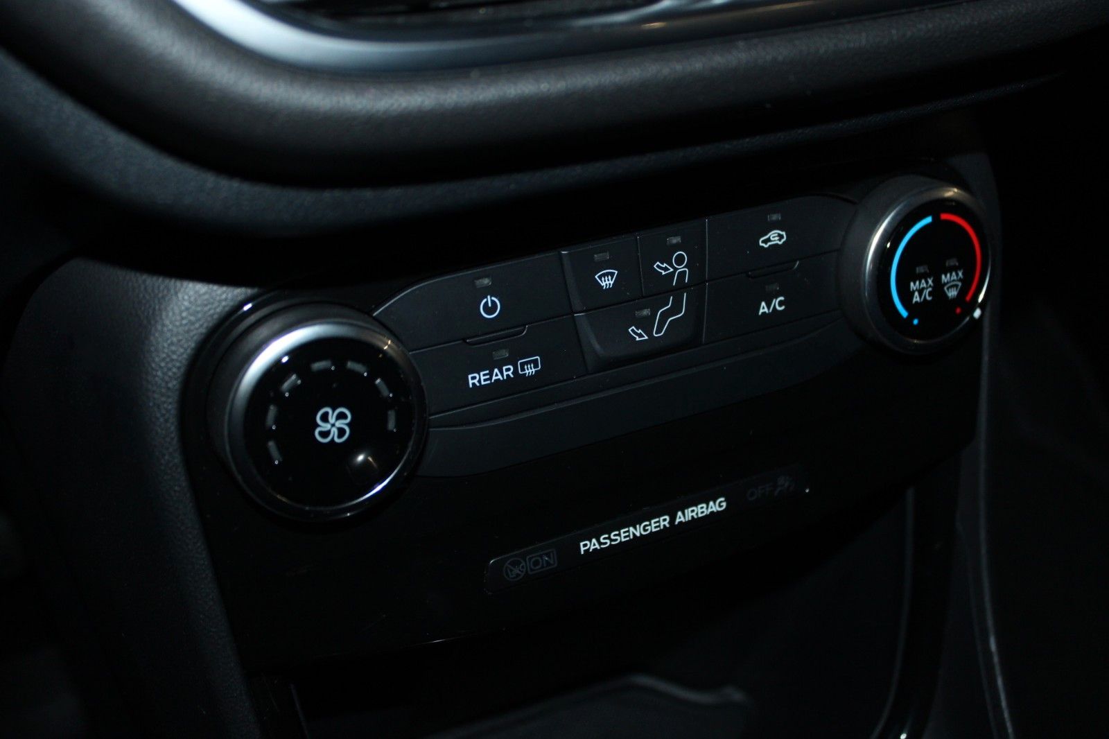 Fahrzeugabbildung Ford Puma MHEV ST-Line LED NAVI DAB Ganzjahresreifen