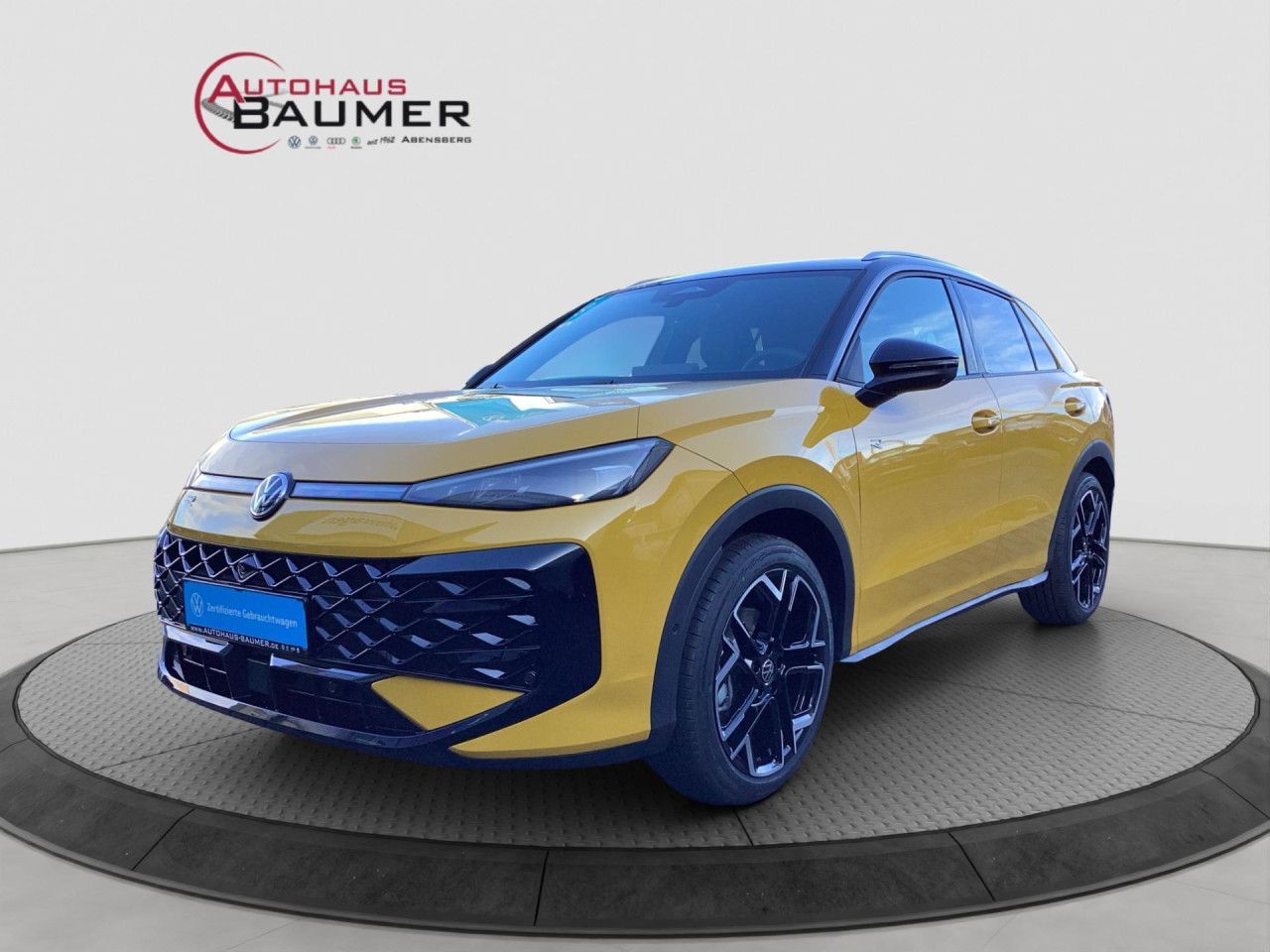 Volkswagen T-ROC R-Line 1.5 eTSI DSG Panorama IQ.Light Navi foto 2
