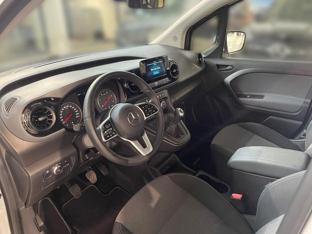 Fahrzeugabbildung Mercedes-Benz T 180 d Sitzheizung Einparkhilfe Tempomat Klima