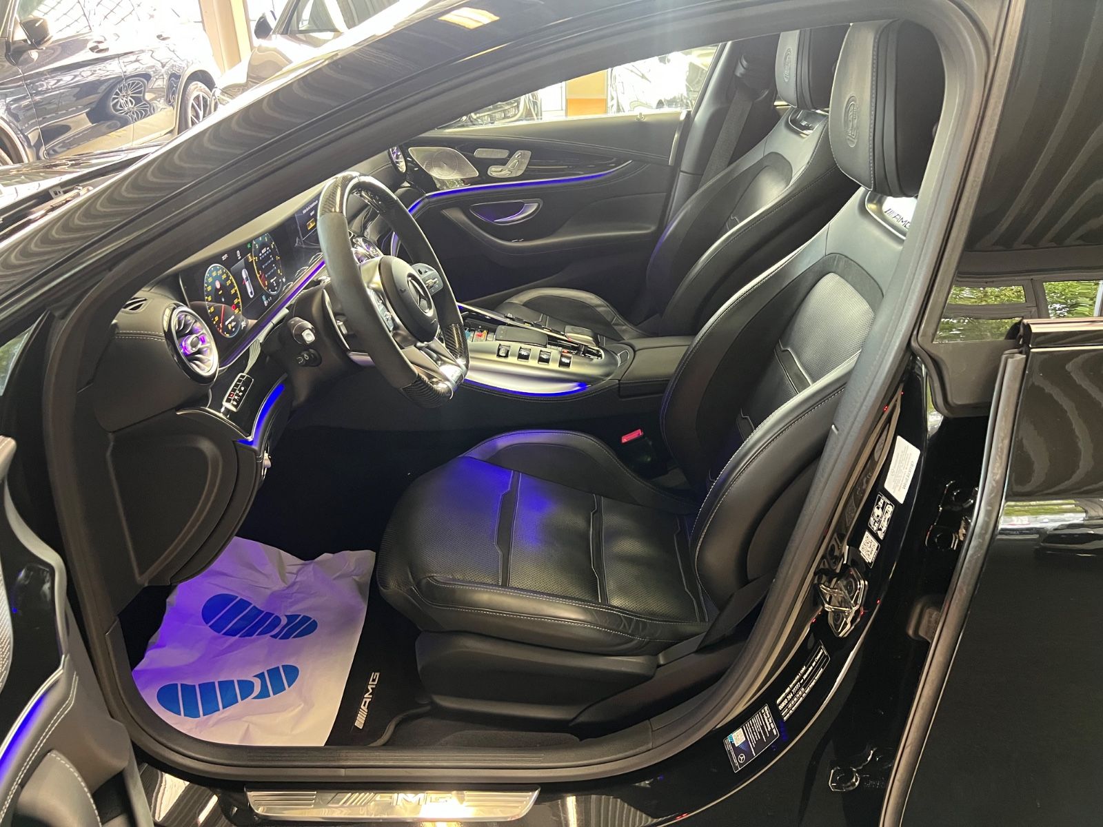 Fahrzeugabbildung Mercedes-Benz AMG GT 4-trg. 63 S 4Matic+ *SCHIEBEDACH*SITZBEL*