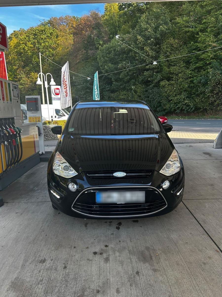 Ford S-MAX 2011 — rear view