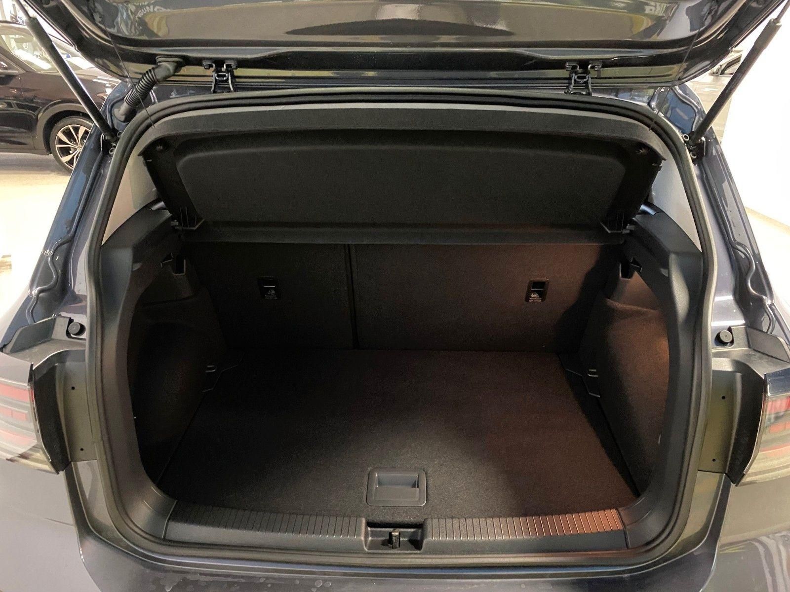 Fahrzeugabbildung Volkswagen T-Cross 1.0 TSI DSG Life+AHK+KAMERA+PDC vo+hi+BC