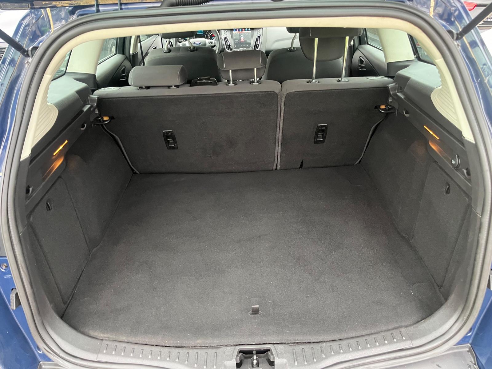 Ford Focus 2014 — photo 10